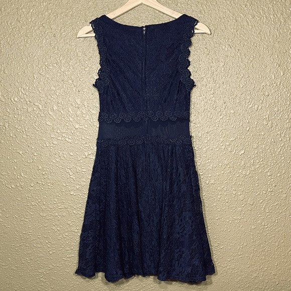 CITY TRIANGLES Scalloped Lace A-Line Dress - Picture 5 of 15